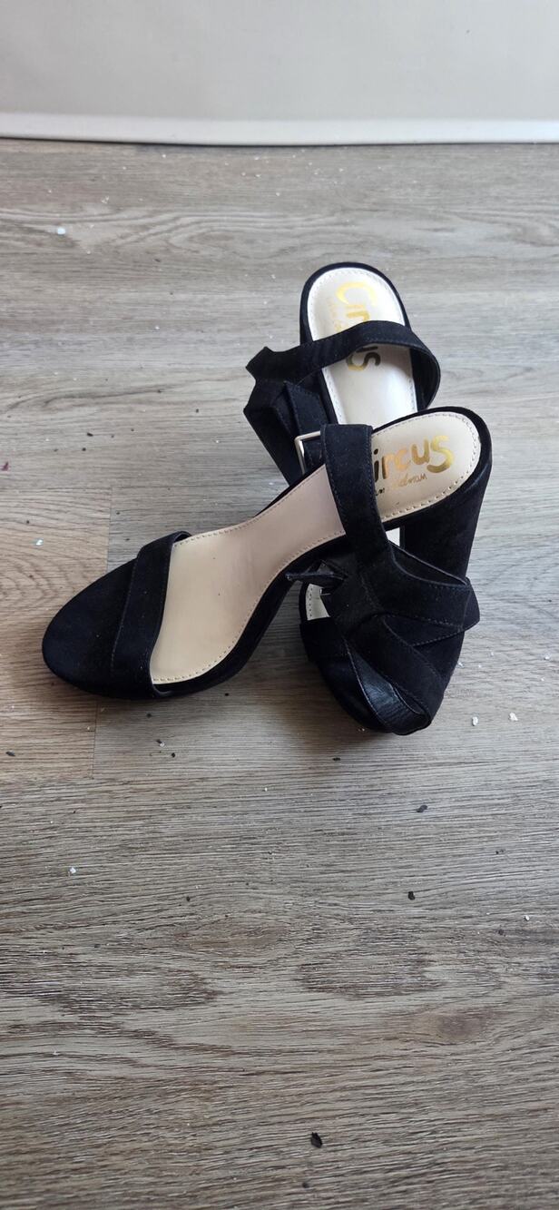 Sam Edelman Black Leather Sandals, Luxurious Designer Sexy Sandals Size 6.5